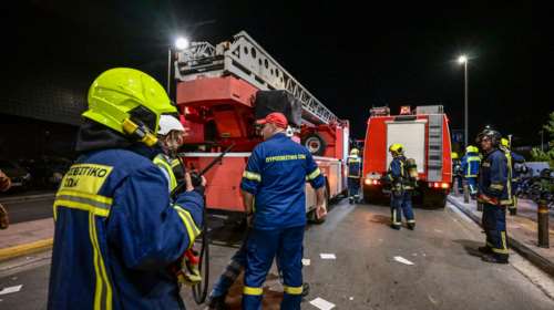 Τραγωδία στον Ρέντη: Νεκρή ηλικιωμένη γυναίκα μετά από φωτιά σε εγκαταλελειμμένο κτήριο