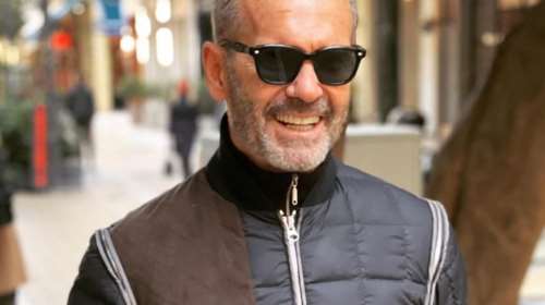 O Πέτρος Κωστόπουλος μαγειρεύει για τους φίλους του στο σπίτι του στο Νέο Ψυχικό - &quot;Αντρικό rib eye για τον Ολυμπιακό&quot;