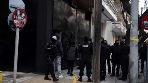 Θεοδωρικάκος: Αυστηρή προειδοποίηση στους οργανωμένους - &quot;Οι παράνομοι σύνδεσμοι θα κλείνουν&quot;