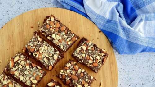 Νηστίσιμο brownie με ταχίνι και αμύγδαλα από το Αγιον Ορος