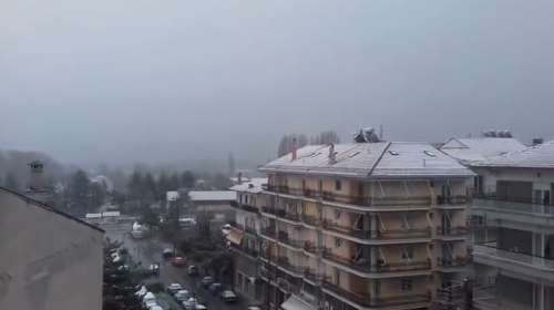 Δεν είναι Πρωταπριλιά - Στη Φλώρινα χιονίζει και το έστρωσε [εικόνες &amp; βίντεο]