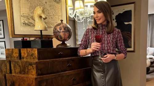 Τατιάνα Στεφανίδου: Chic στο αρχοντικό σαλόνι της