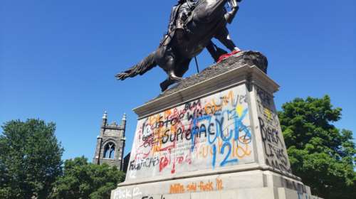 Βιρτζίνια: &quot;Αποκαθήλωση&quot; για το ιστορικό άγαλμα του Στρατηγού Λη των Νοτίων εν μέσω ταραχών