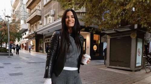 Χριστίνα Μπόμπα: Μας δείχνει τα φανταχτερά ντυσίματα της Αριάνας και της Φιλίππας για το σχολείο