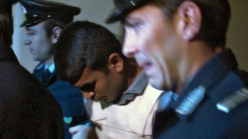 Προκαλεί ο  Πακιστανός που κακοποίησε τη Μυρτώ στην Πάρο - Τώρα ξυλοκόπησε άγρια συγκρατούμενούς του