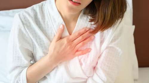 Γιατί ξυπνάω νιώθοντας βάρος στο στήθος;