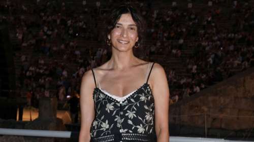 Η Αντιγόνη Κουλουκάκου με το πιο &quot;σωστό&quot; φθινοπωρινό look με τις must have μπότες τις σεζόν και μίνι φούστα