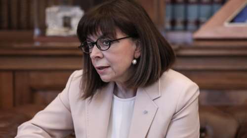 Σακελλαροπούλου σε Βαρθολομαίο: Εκφράζω τη συμπαράστασή μου και την αλληλεγγύη του ελληνικού λαού