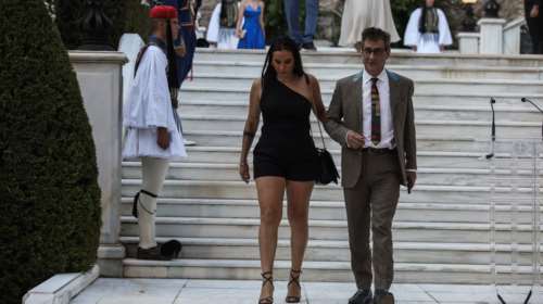 Ποια ήταν η καλεσμένη στο Προεδρικό με το &quot;καυτό σορτς&quot;- Η αποκάλυψη του Ορέστη Ανδρεαδάκη