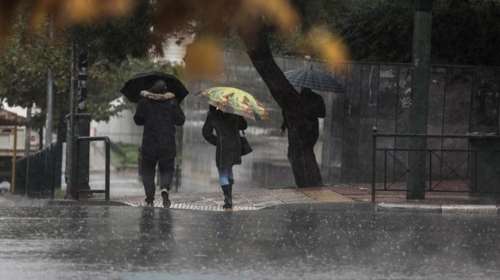 Καιρός: Βροχές και καταιγίδες - Αλλαγή σκηνικού την Τρίτη