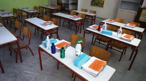 Φιάσκο με ακατάλληλες 27.000 μάσκες που μοιράστηκαν στα δημοτικά της Θεσσαλονίκης