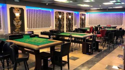 Κρήτη: Μετέτρεψαν το κλειστό ξενοδοχείο σε... καζίνο! - &quot;Ντου&quot; της Αστυνομίας και βαριά πρόστιμα σε 19 άτομα