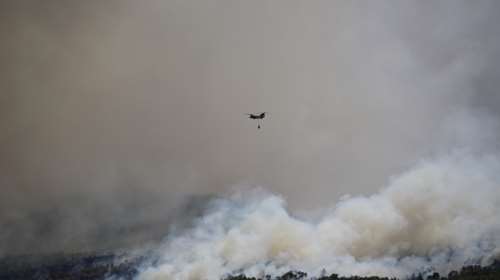 Πυροσβεστική: Η φωτιά στο Λουτράκι δεν έχει ελεγχθεί - Μεγάλες διαστάσεις στα Δερβενοχώρια
