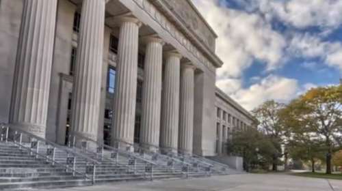 Χίλιους φοιτητές είχε κακοποιήσει σεξουαλικά γιατρός πανεπιστημίου – Αποζημίωση μαμούθ στα θύματα