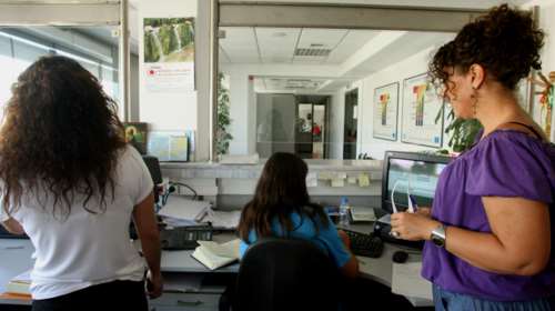 Χάος στην αγορά εργασίας: Ένας στους δύο εργαζομένους στον ιδιωτικό τομέα βγήκαν σε αναστολή