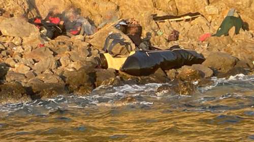 Τραγωδία στη Χίο: Νεκρά τρία αδελφάκια 5, 7 και 10 ετών σε ναυάγιο με μετανάστες [εικόνες - βίντεο]