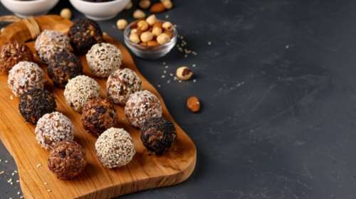 Πανεύκολα τρουφάκια σοκολάτας με μόνο δύο υλικά