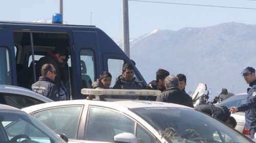 Θεσσαλονίκη: Εως 141 χρόνια σε διακινητές που φυλάκιζαν και βασάνιζαν τα θύματά τους για επιπλέον χρήματα