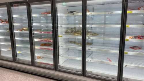 Κορονοϊός: Σύγχυση με τα νέα μέτρα στη Βρετανία - &quot;Μην τρέχετε πανικόβλητοι στα σούπερ μάρκετ&quot;