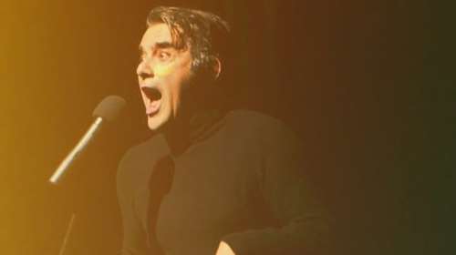 Κόκκαλο: Η λυτρωτική ροκ τελετουργία που καθήλωσε το κοινό της Νέας Υόρκης επιστρέφει στην Αθήνα