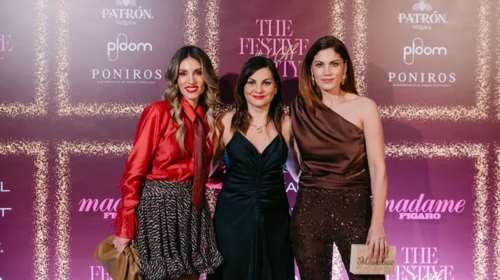 Η Αθηνά Οικονομάκου και η Μαίρη Συνατσάκη προτείνουν: 2 εορταστικά looks για κομψές εμφανίσεις