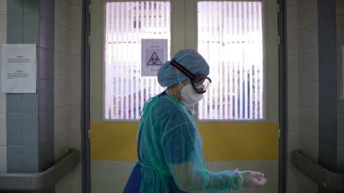 Κορονοϊός: Συνεχίζεται η πίεση στα νοσοκομεία της Αττικής - 32 ασθενείς διασωληνωμένοι εκτός ΜΕΘ