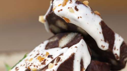 Καλοκαιρινός κορμός σοκολάτας με σαντιγί- Το πιο εύκολο &quot;μαμαδίστικο&quot; γλυκό