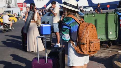 Εξοδος 25η Μαρτίου: Ξεκίνησε η απόδραση για την εθνική επέτειο - Αδειάζει η Αθήνα, αυξημένη η κίνηση και τα μέτρα της Τροχαίας