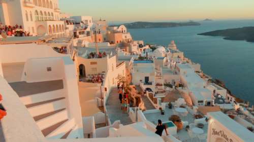 Έρευνα Mindhaus-Pollfish: Ποιοι τουρίστες θα ταξιδέψουν φέτος - Γιατί είναι ελκυστική η Ελλάδα το επόμενο 3μηνο