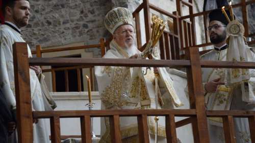 Η Παναγία Σουμελά έγινε &quot;κλαμπ&quot;: Παρέμβαση Βαρθολομαίου για την προσβολή στη Μονή