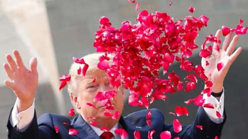 Απίθανος Τραμπ: Αντί για κάλπες έγραψε &quot;οι Πολωνοί&quot;- Τρελό γέλιο στο Twitter