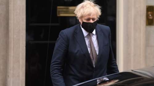 Βρετανία: Ο Τζόνσον ίσως εμβολιαστεί μπροστά στον τηλεοπτικό φακό για να δείξει ότι είναι ασφαλές