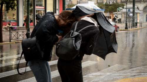 Κακοκαιρία: Πού και πότε θα "ανοίξουν" οι ουρανοί - Kαταιγίδες, χαλάζι και σκόνη σήμερα. Κρύο και χιόνια από Δευτέρα [Χάρτες]