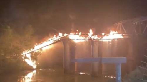 Κατέρρευσε στη Ρώμη ιστορική μεταλλική γέφυρα μετά από πυρκαγιά [βίντεο]
