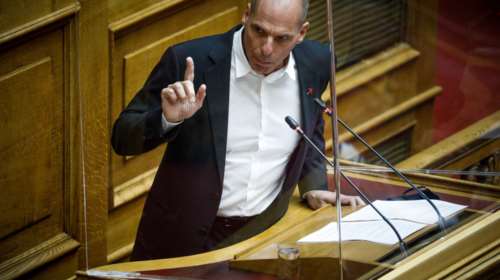 Καυστική απάντηση της ΔΑΠ για την επίθεση Βαρουφάκη στη Βουλή: &quot;Ο γνωστός κομπογιαΝίτης (με ένα ν)&quot;