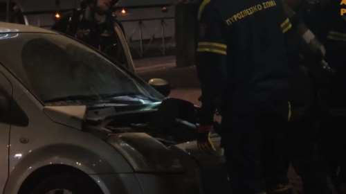 Φωτιά σε αυτοκίνητο στη Συγγρού: Κλειστή η Πετμεζά, αυξημένη η κίνηση