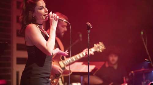 Περήφανη γιαγιά η μητέρα της Κατερίνας Παπουτσάκη | Στο πάρτι του εγγονού της