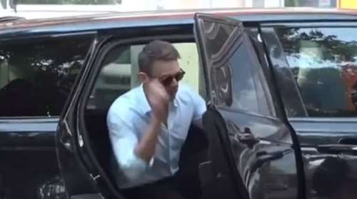 Στέφανος Κασσελάκης- Εμφανίστηκε στην Κουμουνδούρου με την πολυτελή Range Rover του Τσίπρα- Ειρωνικά σχόλια στα social