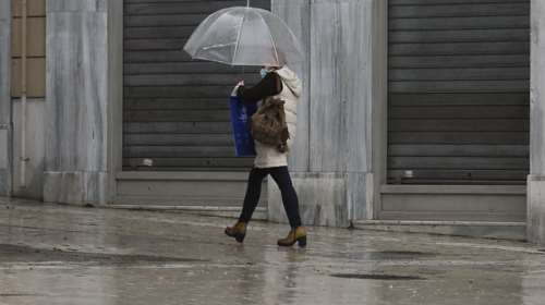 Χαλάει ο καιρός: Βροχές και σποραδικές καταιγίδες το Σάββατο - Πού θα χιονίσει