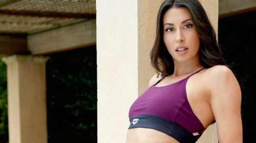 Ζωή Δημητράκου: Η απίστευτη εμφάνιση με κολάν και t-shirt ένα μήνα μετά τη γέννα