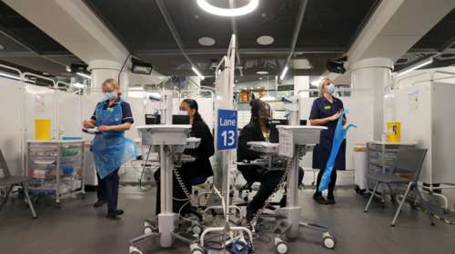 Χάος στη Βρετανία με τον εμβολιασμό: Πετιούνται δόσεις στα σκουπίδια - Δεν πηγαίνουν στα ραντεβού οι Βρετανοί