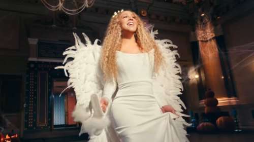 Η Μαράια Κάρεϊ δίνει το σύνθημα για τα Χριστούγεννα με ένα νέο &quot;it&#39;s time&quot; βίντεο - Ξεκινά επίσημα η αντίστροφη μέτρηση