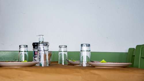 Λουκέτο σε γνωστό μαγαζί  μετά από 24 χρόνια: &quot;Νιώθω ντροπή να  ζητάω 5 ευρώ για ένα σάντουιτς - Δεν αξίζει να το κρατήσω&quot;