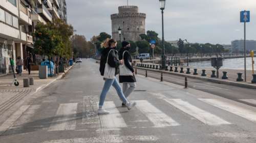 Κορονοϊός - Θεσσαλονίκη: &quot;Καμπανάκι&quot; από τον πρύτανη του ΑΠΘ για τις γιορτές - &quot;Είναι πολύ εύκολο η σπίθα να γίνει πυρκαγιά&quot;