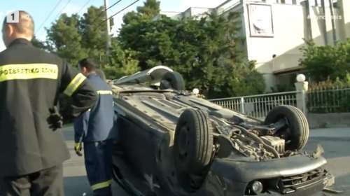 Τροχαίο στην Άνοιξη: Τούμπαρε αυτοκίνητο στη λεωφόρο Μαραθώνος, έξω από το Αρσάκειο [εικόνες]
