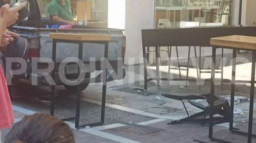 Ξέφρενη πορεία αυτοκινήτου στην Καβάλα σκόρπισε πανικό σε πεζόδρομο [Eικόνες - Βίντεο]