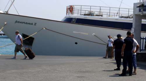 Πρώτο κρούσμα κορονοϊού στη Νάξο: Έλληνας γιατρός στη Βρετανία που έφτασε μέσω Σερβίας