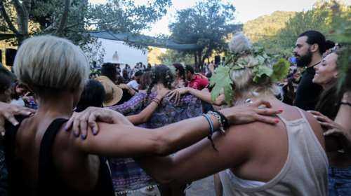 Ελληνικά παράλογα: Θα μας κόψουν τις ψησταριές από τα πανηγύρια;- Όχι απαντάει η κυβέρνηση