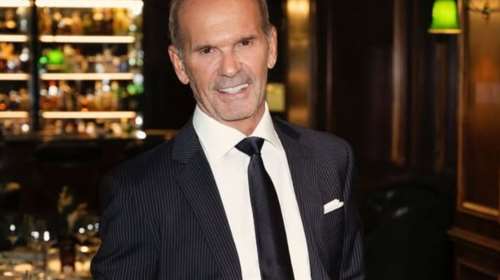 Ο Πέτρος Κωστόπουλος στην πιο πρωτοποριακή ντίσκο της Αθήνας