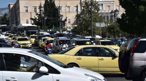 Χουλιάρας: Απίστευτο - Το σεισμόμετρο πιάνει αυξημένη κίνηση στους δρόμους παρά το lockdown